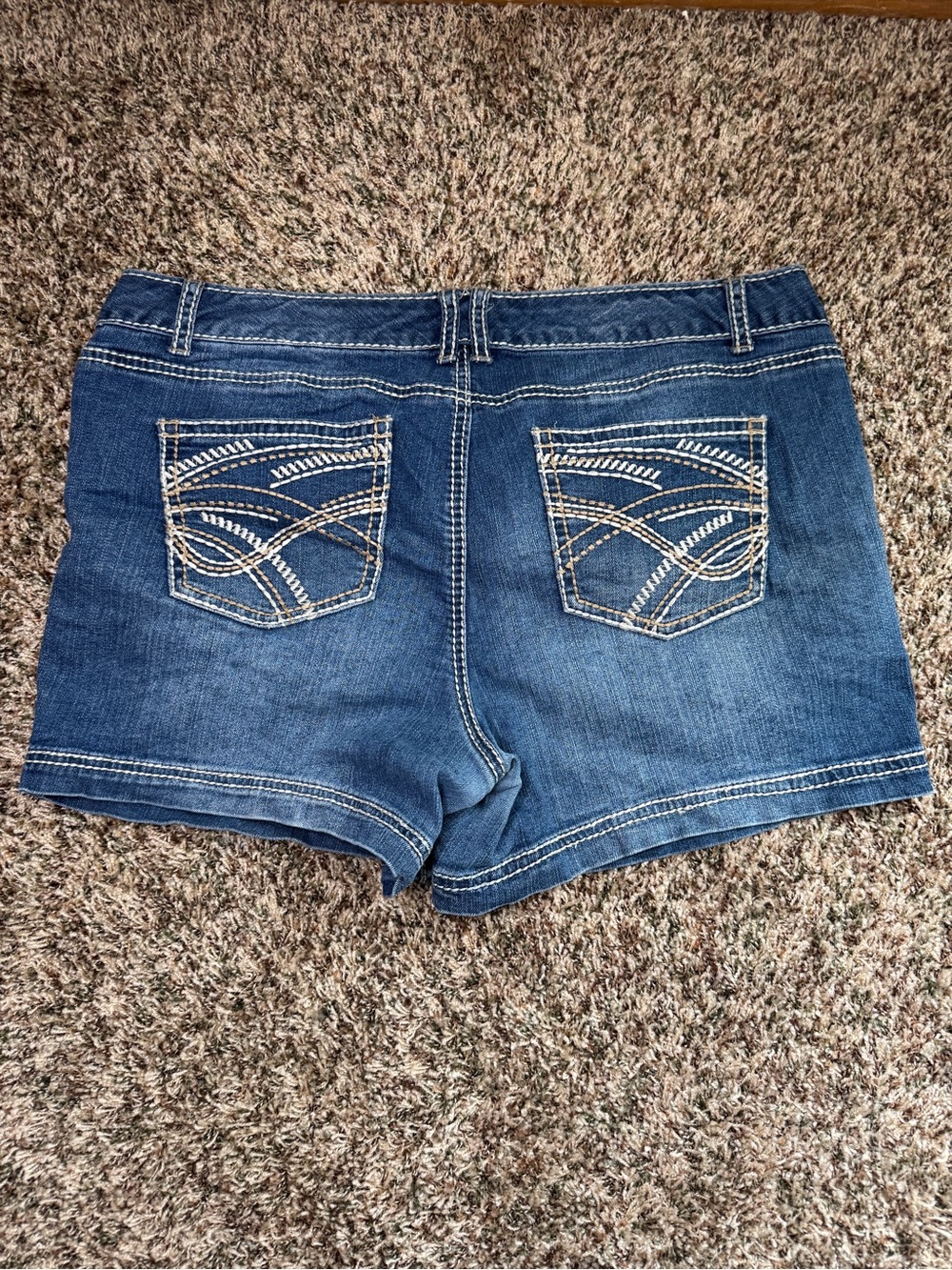 Maurices Women’s Dark Blue Denim Shorts with Embroidered Back Pocket - Picture 3 of 5